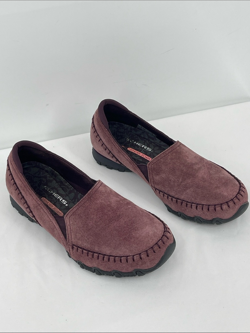 Skechers Women’s Slip-On Loafers in Mauve LEATHER Suede SIZE 5.5
